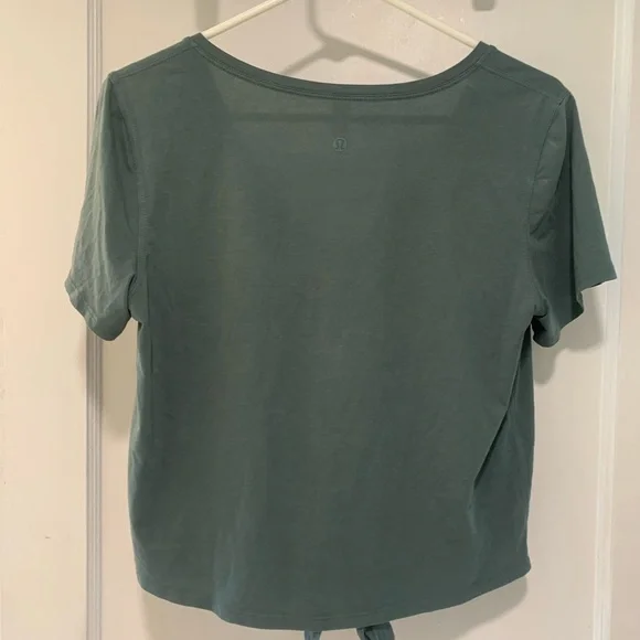 Lululemon | Knot gonna fly t shirt hunter green size 4 - Picture 2 of 6